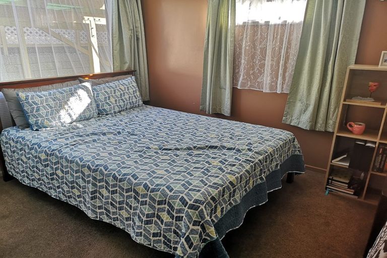 Photo of property in 10 Jacaranda Grove, Maungaraki, Lower Hutt, 5010