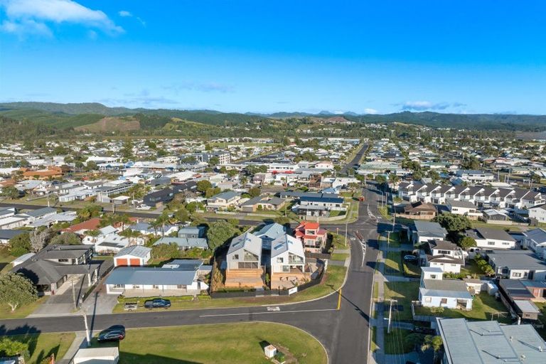 Photo of property in 203 Winifred Avenue, Whangamata, 3620