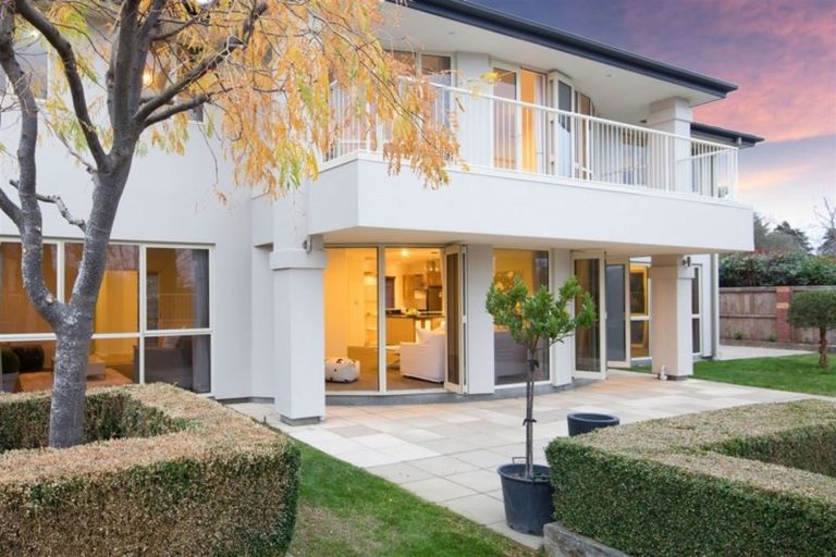 Photo of property in 8 Stableford Green, Burnside, Christchurch, 8053