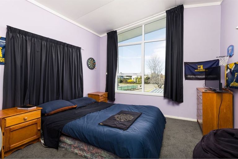 Photo of property in 50 Rhodes Street, Waimate, 7924