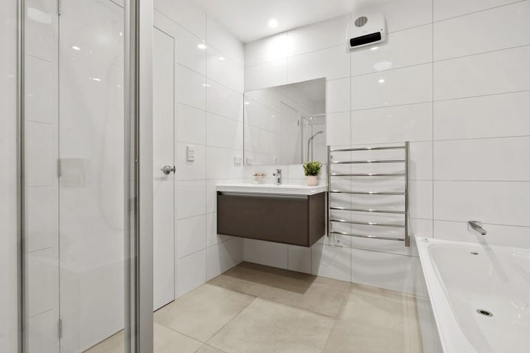 Photo of property in 30 Matairangi Avenue, Totara Heights, Auckland, 2105