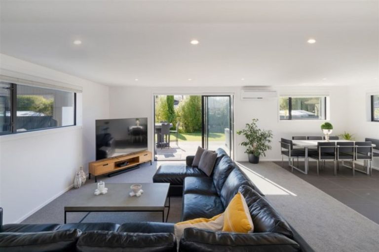 Photo of property in 2 Gunns Crescent, Cashmere, Christchurch, 8022