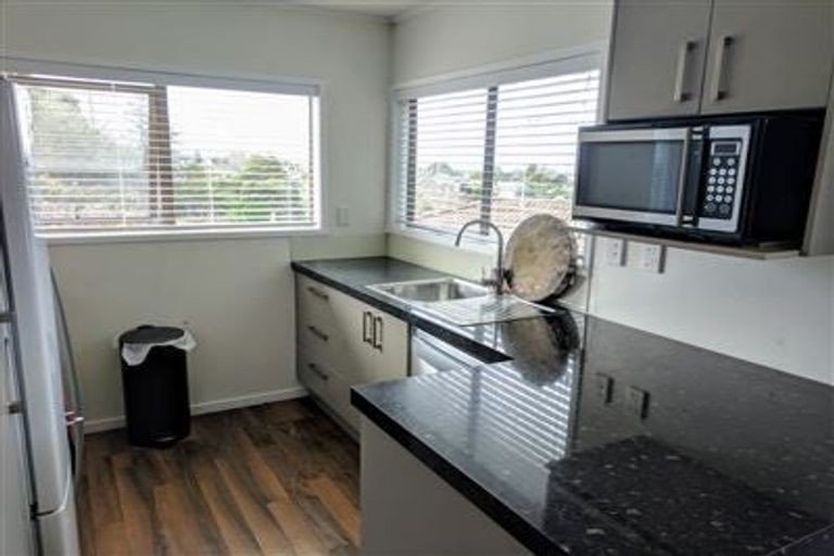 Photo of property in 24 Orton Street, Glenfield, Auckland, 0627
