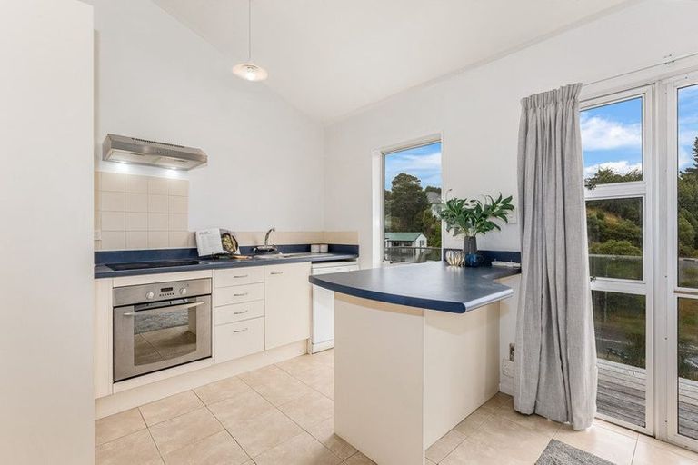 Photo of property in 9/124 Redwood Avenue, Tawa, Wellington, 5028