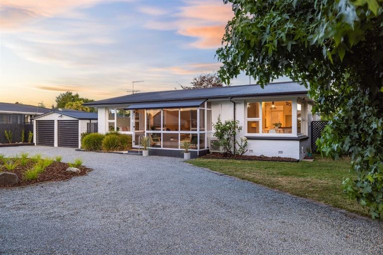 Photo of property in 100 Avondale Road, Avondale, Christchurch, 8061