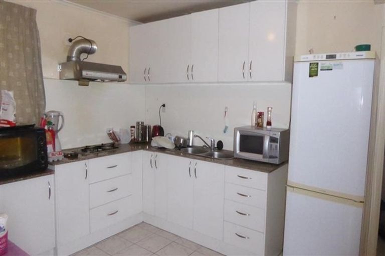Photo of property in 48 Rata Street, New Lynn, Auckland, 0600