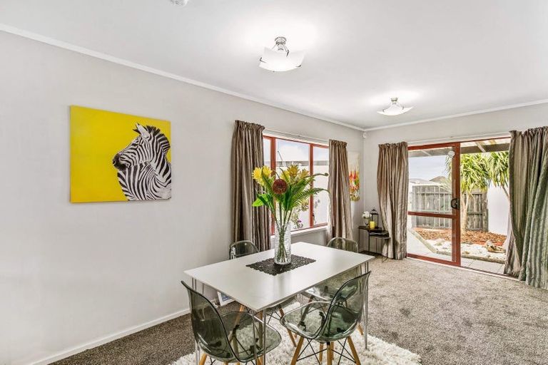 Photo of property in 1/21 Solveig Place, Randwick Park, Auckland, 2105