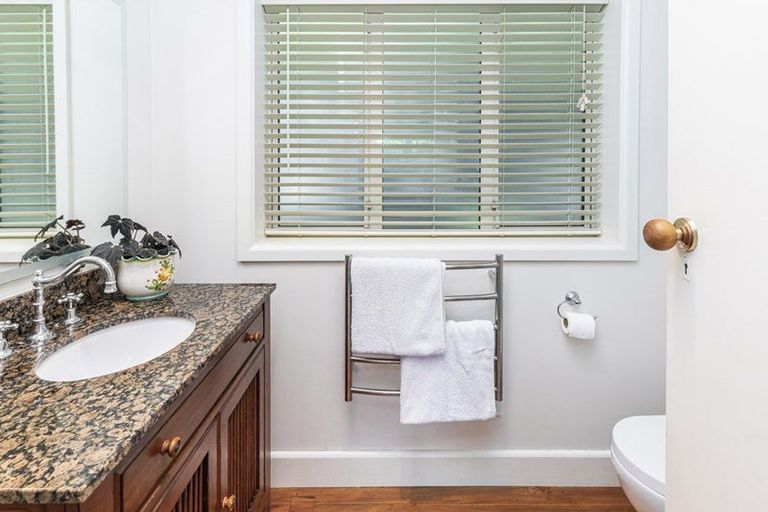 Photo of property in 19 Bowenvale Avenue, Cashmere, Christchurch, 8022