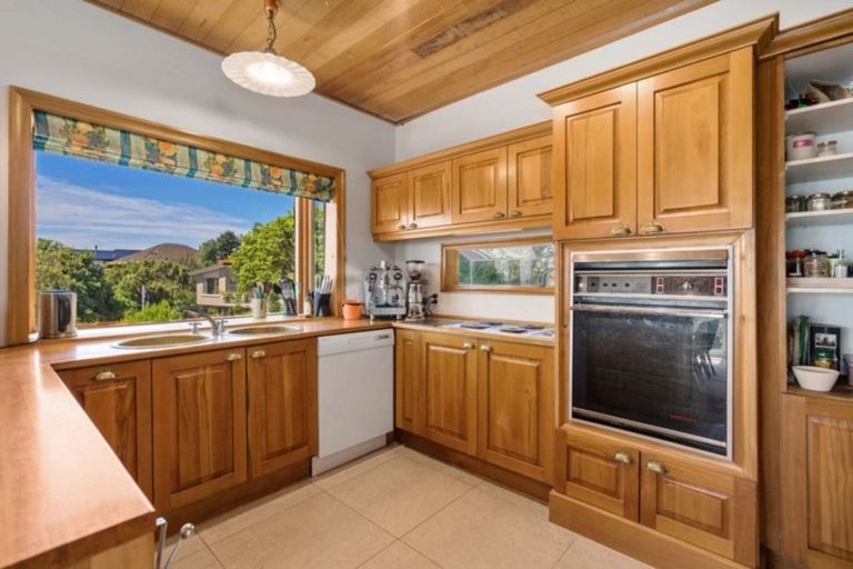 Photo of property in 140 Major Hornbrook Road, Mount Pleasant, Christchurch, 8081