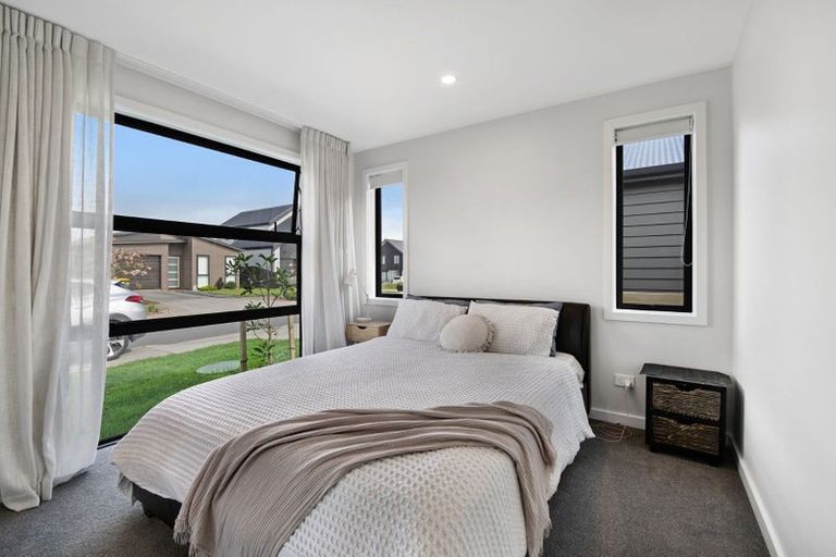 Photo of property in 54 Paparahi Place, Wainui, Silverdale, 0992