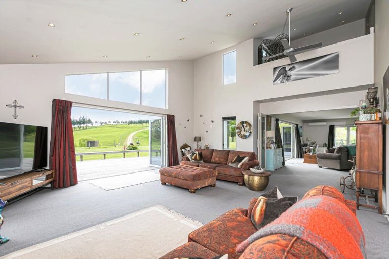 Photo of property in 180a Tikokino Road, Waipawa, 4273