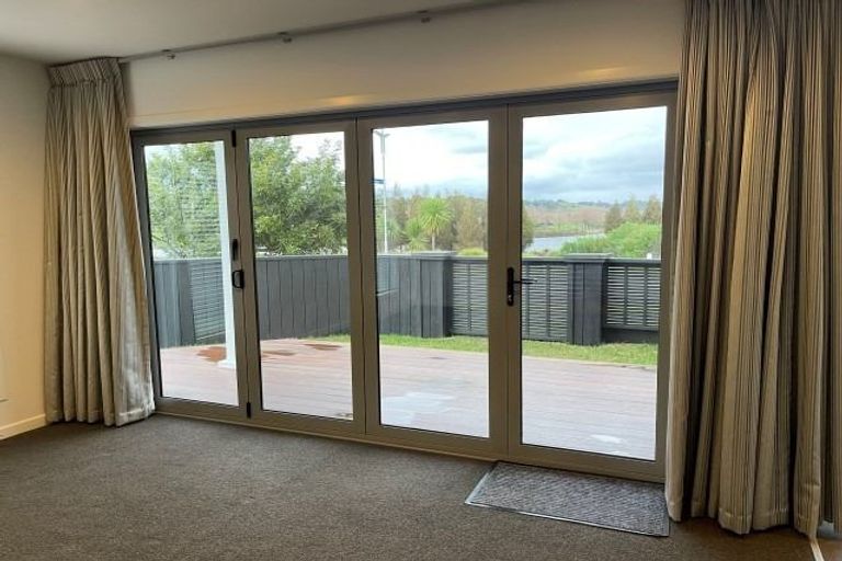 Photo of property in 1 Fender Close, Pyes Pa, Tauranga, 3112