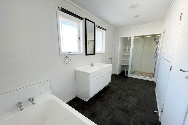 Photo of property in 1/10 Walter Street, Hauraki, Auckland, 0622