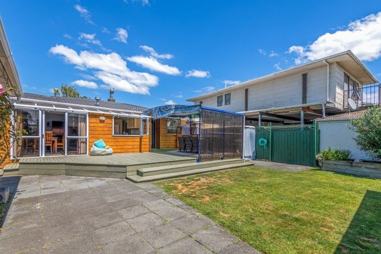 Photo of property in 43 Benmore Avenue, Cloverlea, Palmerston North, 4412