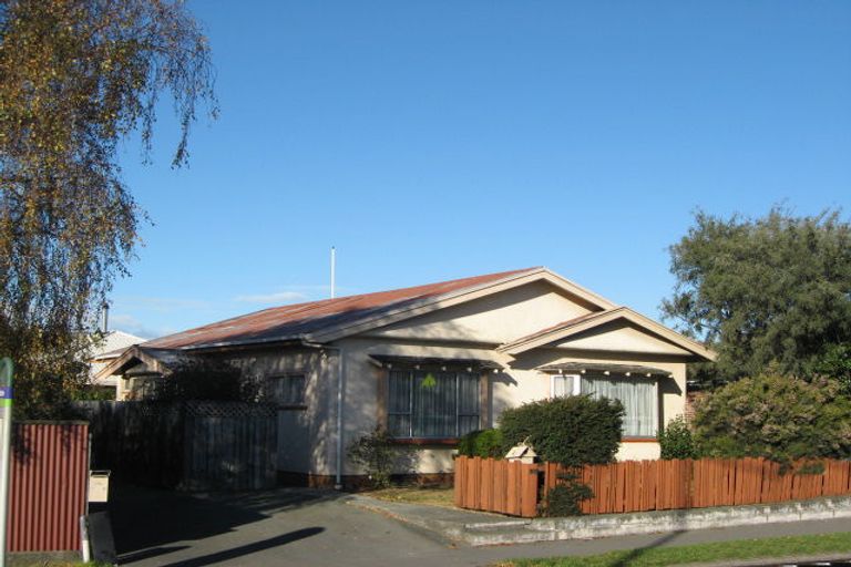 Photo of property in 1/170 Main North Road, Redwood, Christchurch, 8051