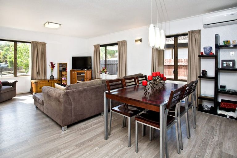 Photo of property in 5 Tadley Court, Goodwood Heights, Auckland, 2105