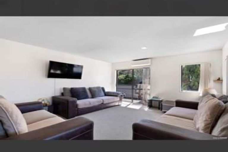 Photo of property in 1/44 Becroft Drive, Forrest Hill, Auckland, 0620