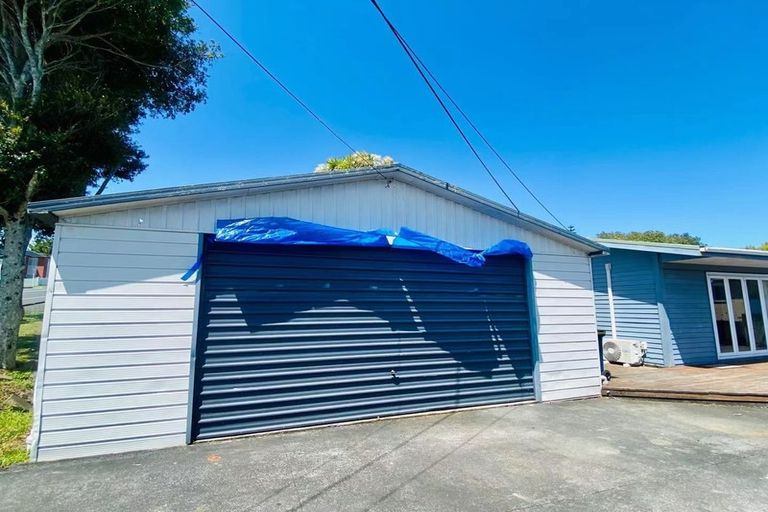 Photo of property in 155 View Road, Sunnyvale, Auckland, 0612