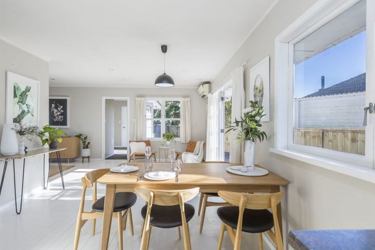 Photo of property in 19 Roby Street, Te Atatu Peninsula, Auckland, 0610