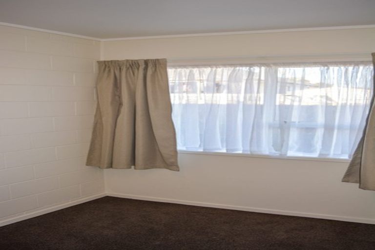 Photo of property in 6/318 Te Atatu Road, Te Atatu South, Auckland, 0610