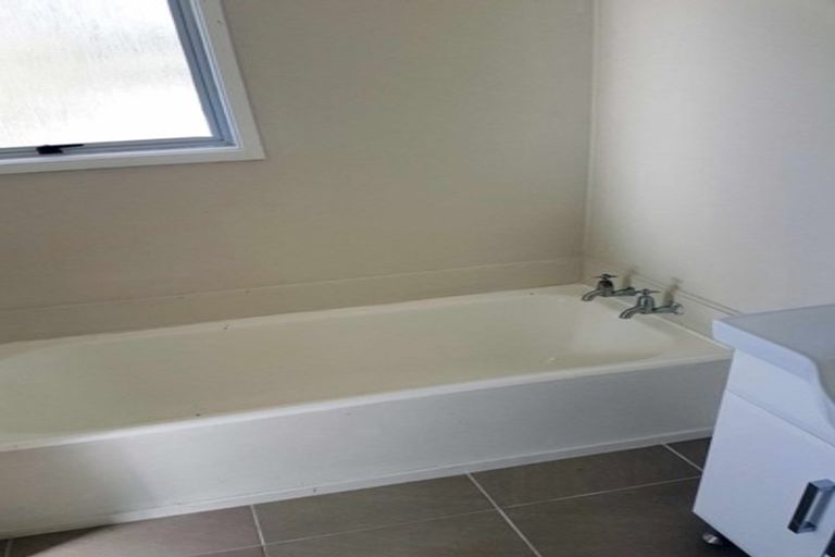 Photo of property in 148 Waimumu Road, Massey, Auckland, 0614