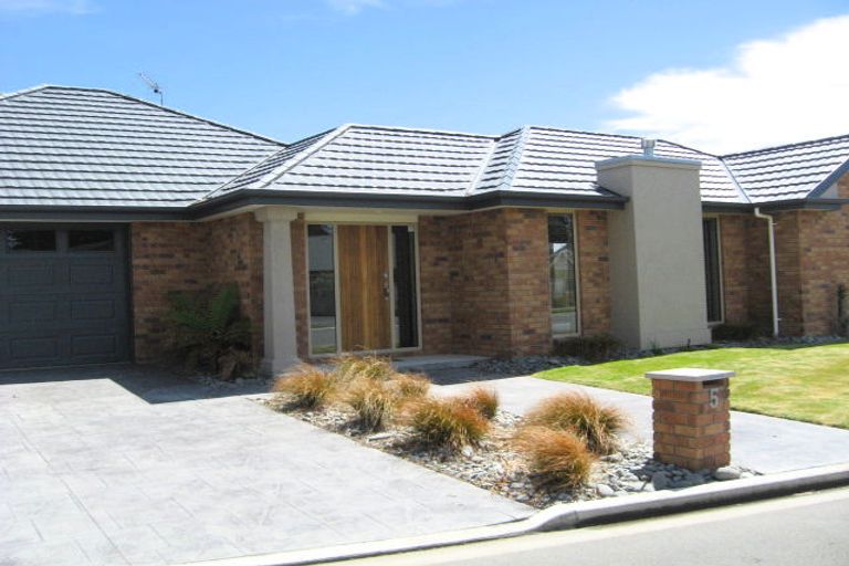 Photo of property in 5 Len Hale Place, Parklands, Christchurch, 8083