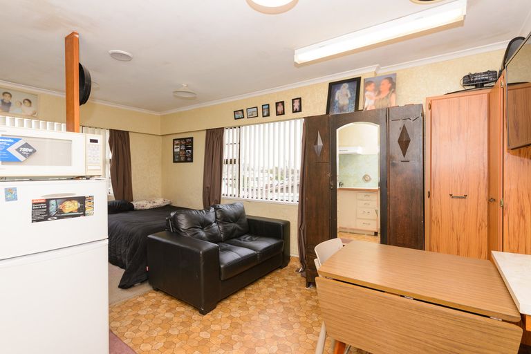 Photo of property in 14 Peter Hall Drive, Kelvin Grove, Palmerston North, 4414