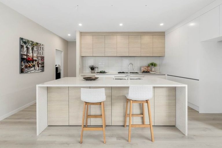 Photo of property in 98 Godfrey Drive, Orewa, 0931