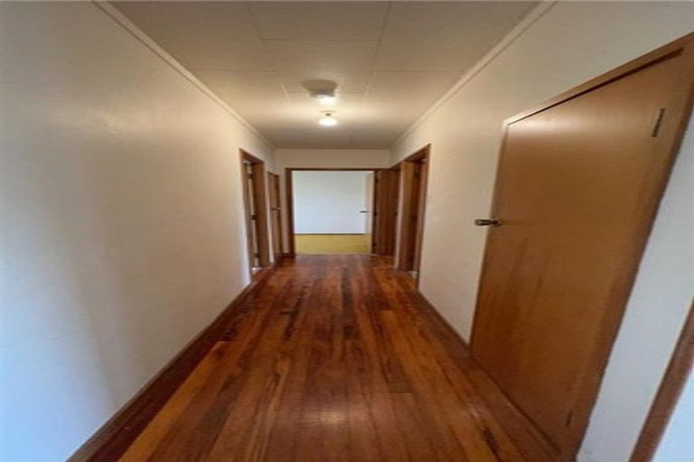 Photo of property in 18 Carbery Place, Manurewa, Auckland, 2102