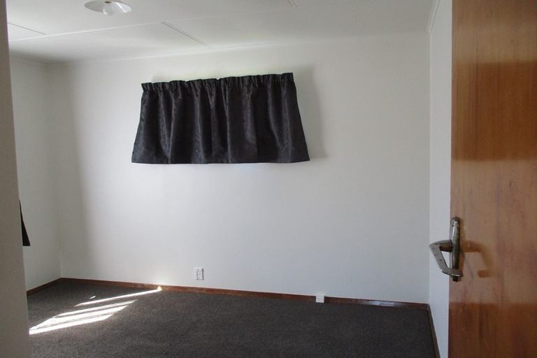 Photo of property in 9 Birman Place, Cannons Creek, Porirua, 5024