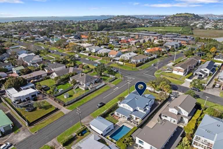 Photo of property in 38 Aramoana Avenue, Devonport, Auckland, 0624