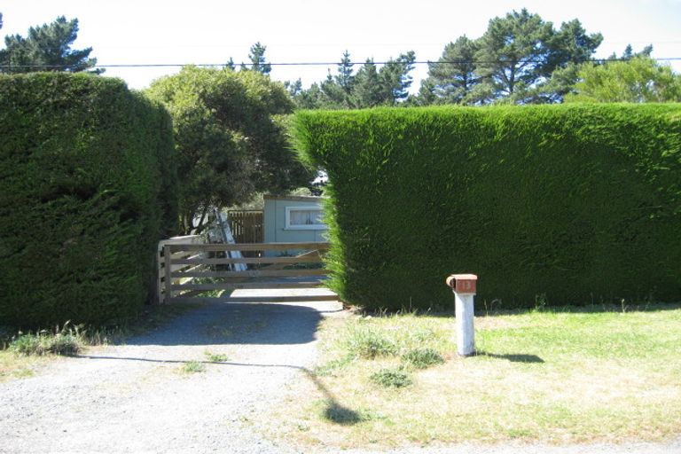 Photo of property in 13 South Crescent, Amberley, 7481