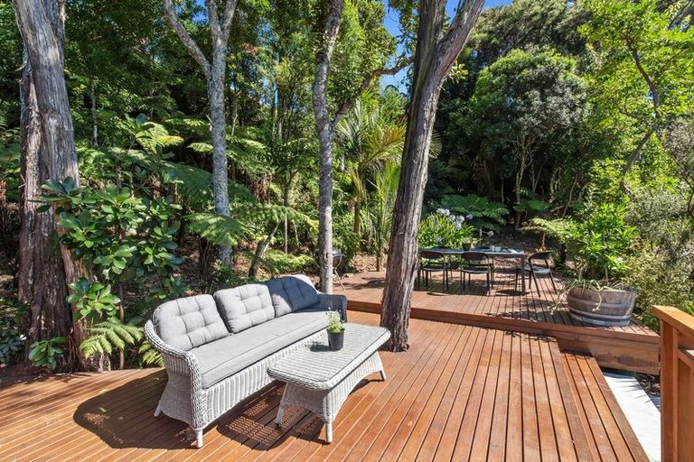 Photo of property in 47 Emlyn Place, Torbay, Auckland, 0630