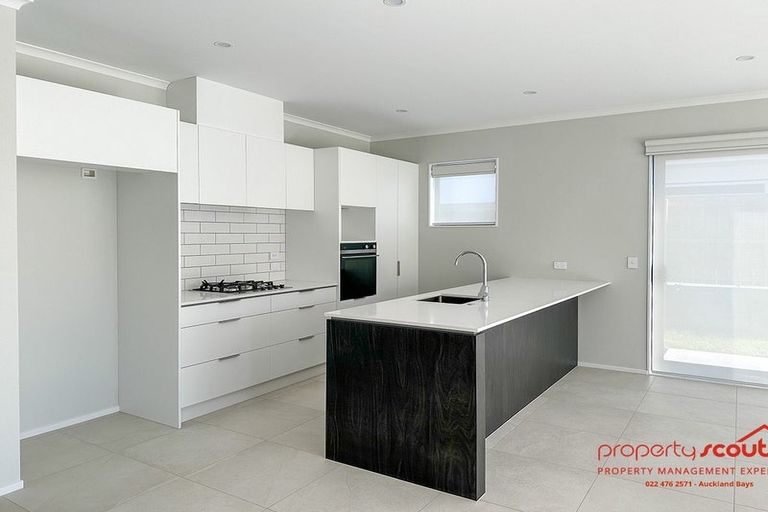 Photo of property in 29 Cambie Avenue, Red Beach, 0932