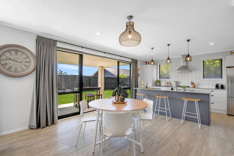 Photo of property in 6 Tavarnya Way, Patumahoe, Pukekohe, 2679