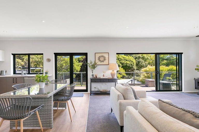 Photo of property in 12 Dowling Grove, Silverstream, Upper Hutt, 5019