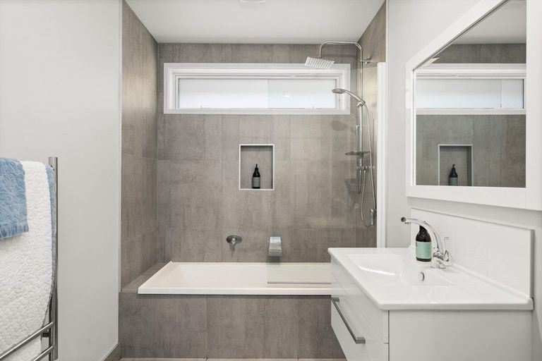 Photo of property in 1 Avon Rise, Welcome Bay, Tauranga, 3112