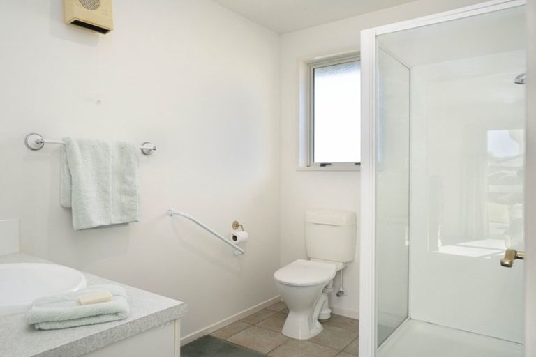 Photo of property in 20 Clifford Place, Amberley, 7410