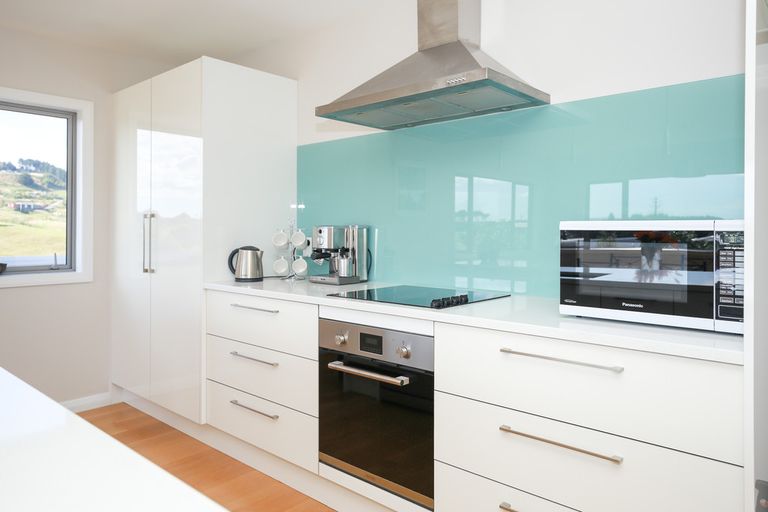 Photo of property in 8 Puka Place, Raglan, 3225