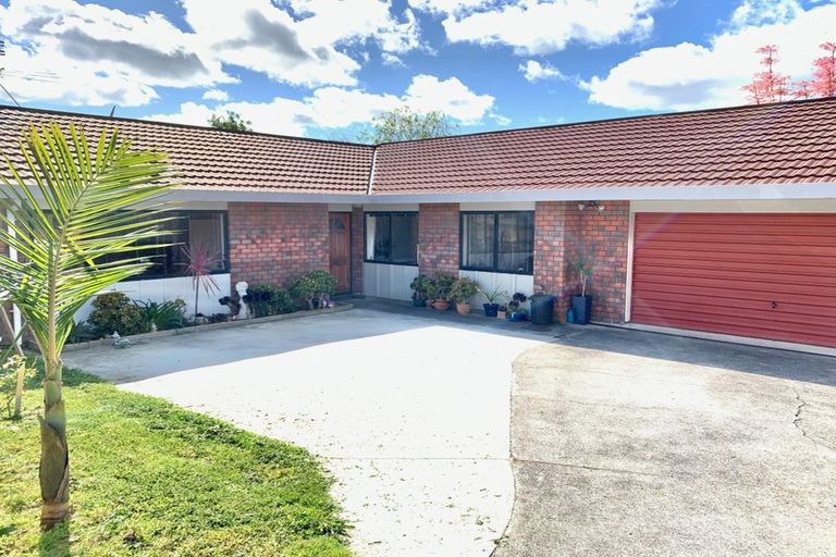 Photo of property in 2d Palomino Drive, Henderson, Auckland, 0612
