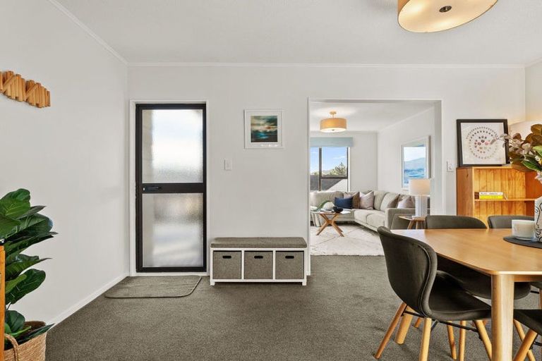 Photo of property in 42 Dominica Crescent, Grenada Village, Wellington, 6037