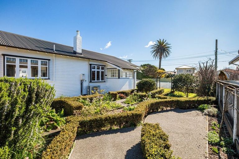 Photo of property in 22 Torridon Road, Miramar, Wellington, 6022