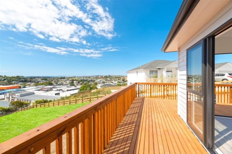 Photo of property in 8 Myra G Place, Stanmore Bay, Whangaparaoa, 0932