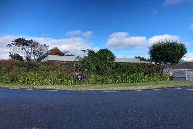 Photo of property in 14 Toru Road, Paraparaumu Beach, Paraparaumu, 5032