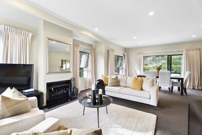 Photo of property in 17 Pitoitoi Avenue, Greenhithe, Auckland, 0632