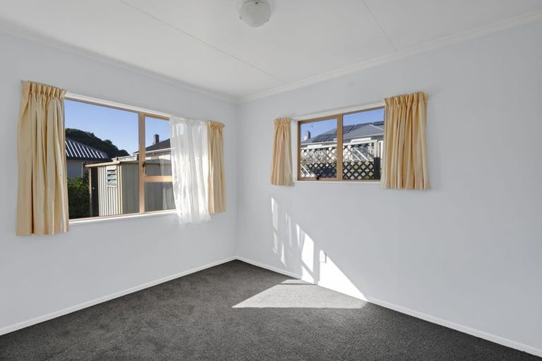 Photo of property in 2/43 Mangorei Road, Strandon, New Plymouth, 4312