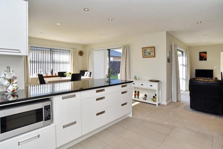 Photo of property in 32 Kotare Avenue, Rangiora, 7400