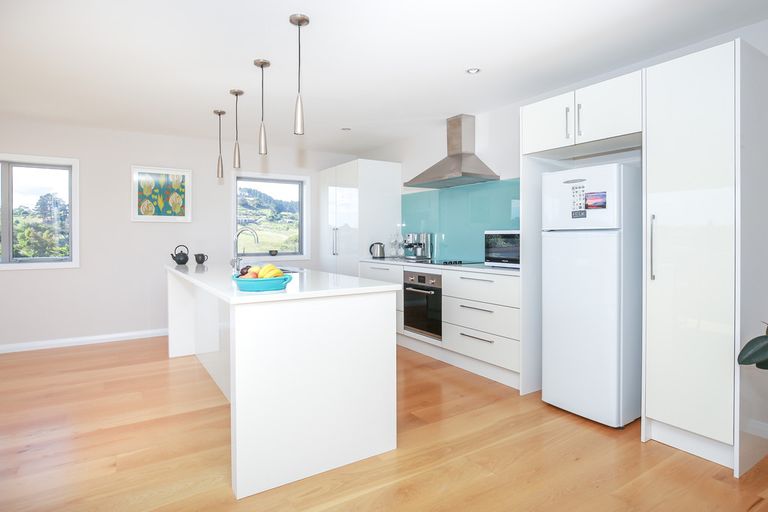 Photo of property in 8 Puka Place, Raglan, 3225