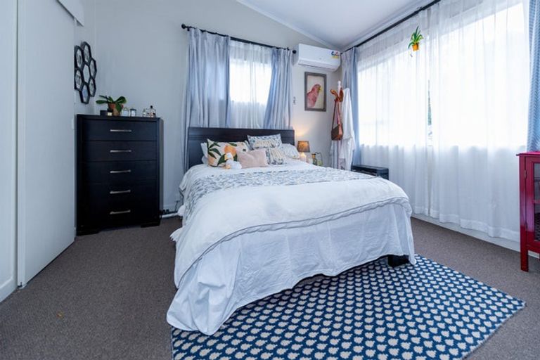 Photo of property in 9 Pinehurst Place, Wattle Downs, Auckland, 2103