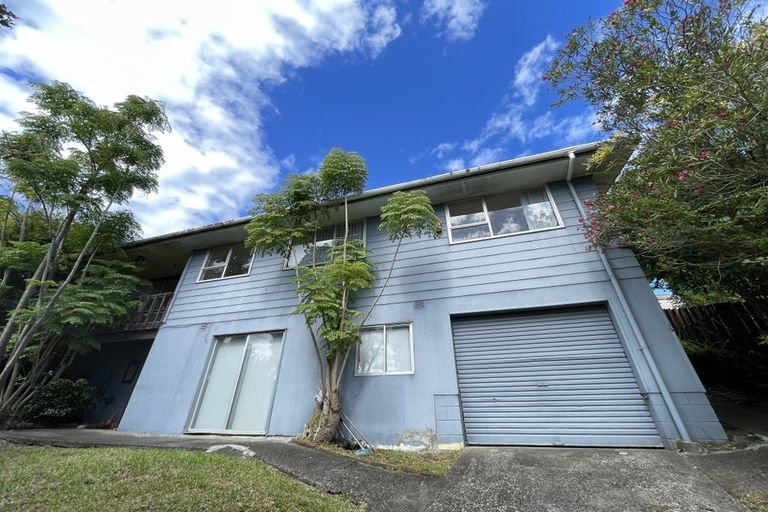 Photo of property in 11 Walnut Lane, Browns Bay, Auckland, 0630